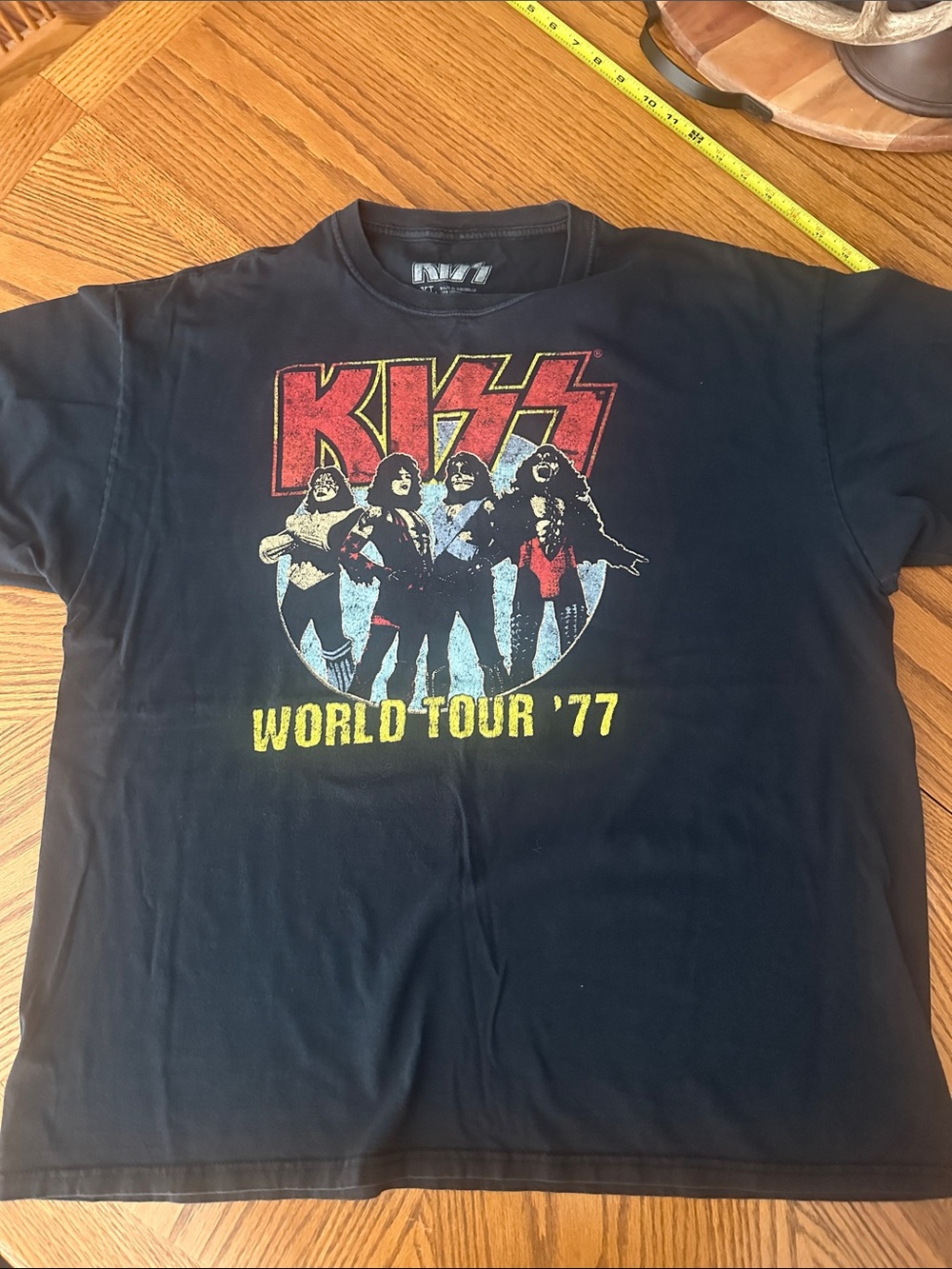 KISS World Tour ’77 Graphic T-Shirt Black Size XL | Official Band Tee